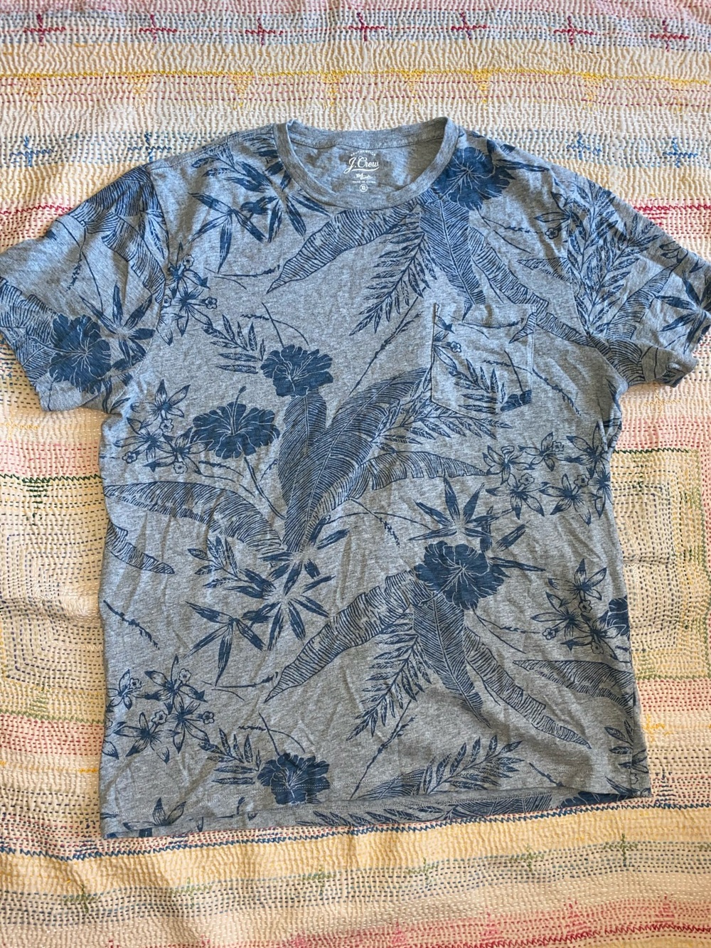 J. Crew Gray Heather T- Shirt with Navy Hawaiian Botanical Print Cotton size XL